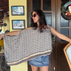 Blusa Assimétrica com Padronagem Geométrica e Amarrações – Animale – tam P