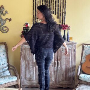 Blusa Cropped de Tricô Artesanal Preto – Mercatto – tam M