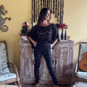 Calça Preta com Estampa Grid – tam G