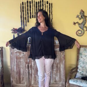 Camisa preta mangas sino compridas – Cor Doce – tam M