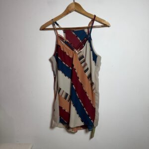 Blusa Estampada com Decote Halter e Alças Cruzadas - tam M