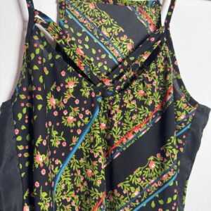 Blusa Regata Estampada com Decote Cruzado – tam G