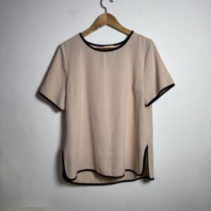 Camisa nude com debrum preto – Allexia – tam G