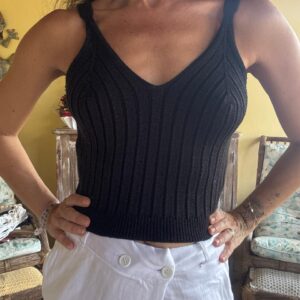 Blusa Cropped Canelada Preta de tricô com Brilho – Laffy Tricot – tam M