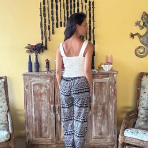 Blusa / cropped branca – tam G