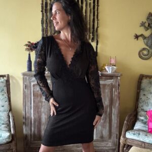 Vestido Manga Comprida Preto com Renda – Rosa Fina – tam M – *NOVO*