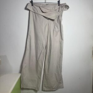 Calça Tecido Bege com Pala – Ecletic – tam M