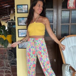 Calça Jogger Estampa Floral Vibrante - tam M