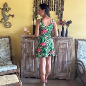 Vestido Curto Floral Fundo Verde – RdLay – tam P