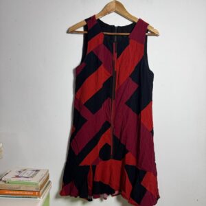 Vestido Geométrico Vermelho e Preto – tam M