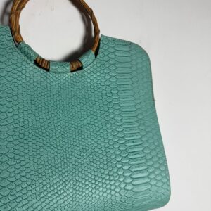 Bolsa Mão Textura Cobra Alça Bambu