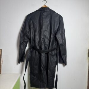 Trench coat preto clássico de couro com cinto – tam G