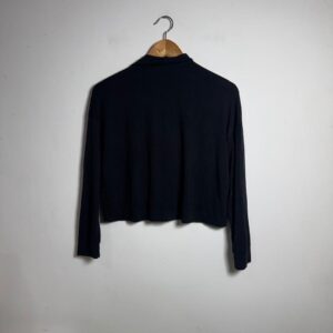 Camisa Cropped Preta Bolsos Frontais – Presage – tam M