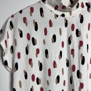 Blusa Branca Estampada Gola Alta – tam M