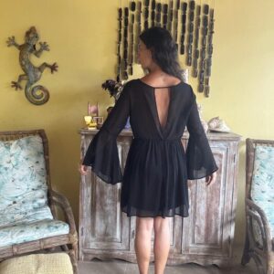 Vestido Curto Preto Manga Longa – tam G