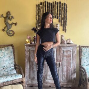 Legging Preta Acetinada com Drapeado - Black Rost - tam M