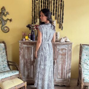 Vestido Longo Transpassado Animal Print – tam M
