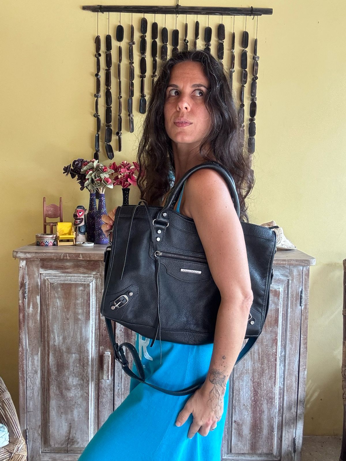 Bolsa de Ombro em Couro Preto - Constance - grande - Imagem 4
