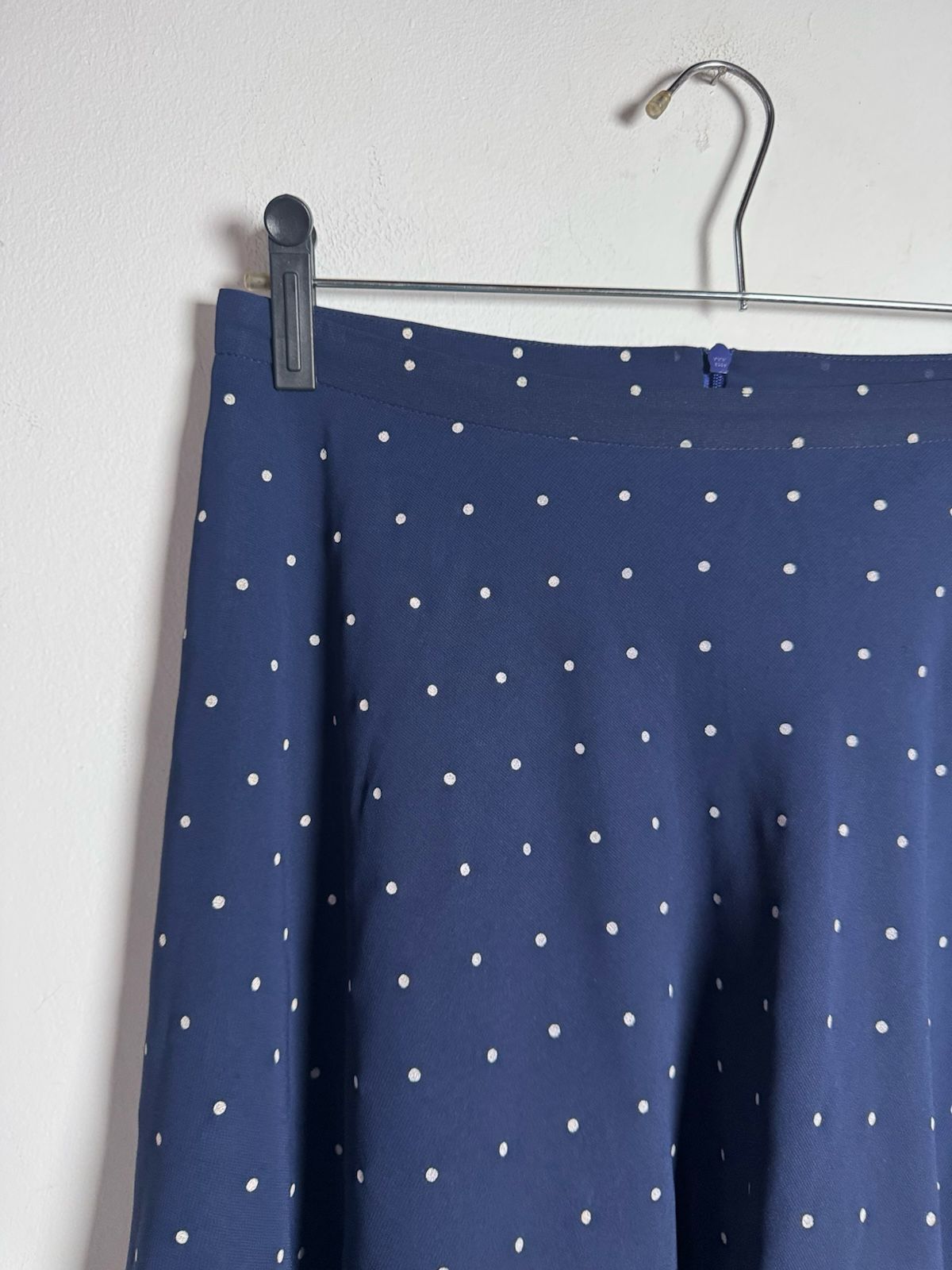 Saia Midi Evasê Poá Azul Marinho – Mary zade – tam 40 - Imagem 2