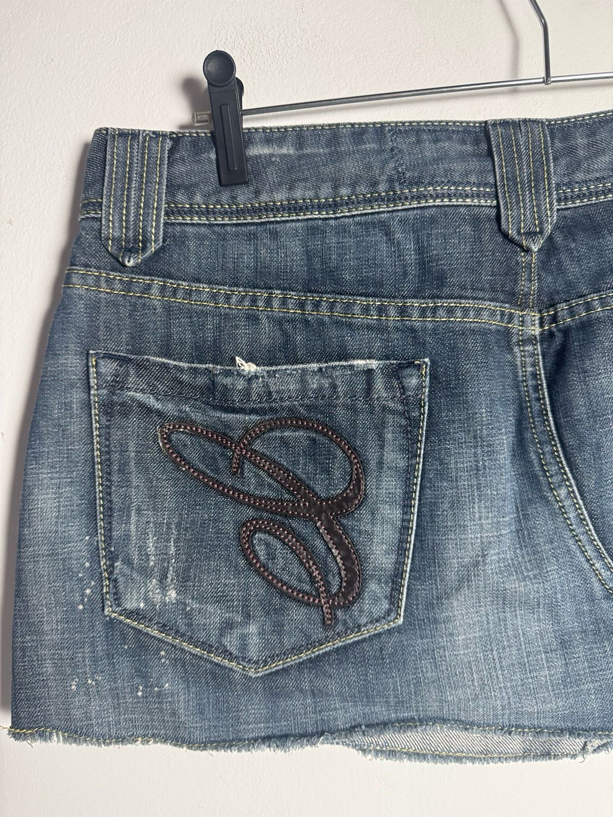 Mini Saia Jeans Desfiada com Bordado – Carmim – tam 42 - Imagem 4