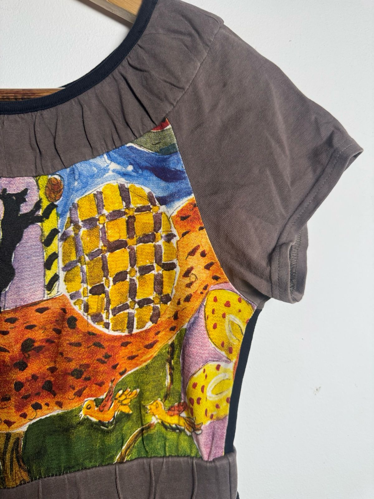Vestido com Estampa Abstrata Colorida e Blocos de Cor – Chita – tam P - Imagem 4