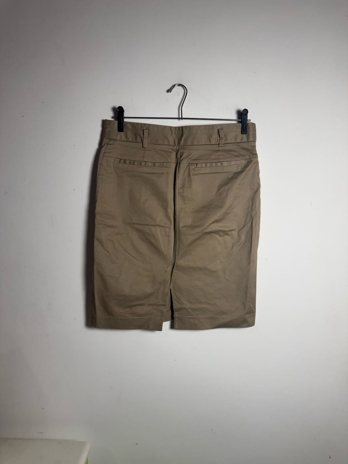 Saia Lápis Bege Cáqui com Fenda – Zara – tam M