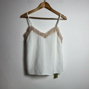 Regata Branca com Detalhe de Renda Bege – Shein – tam M