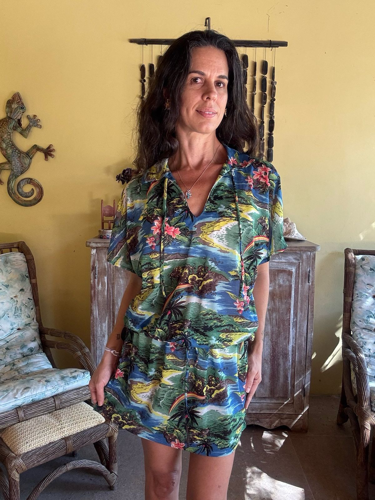 Saída de Praia Estampada Tropical com Decote V – Bela Moça – tam M