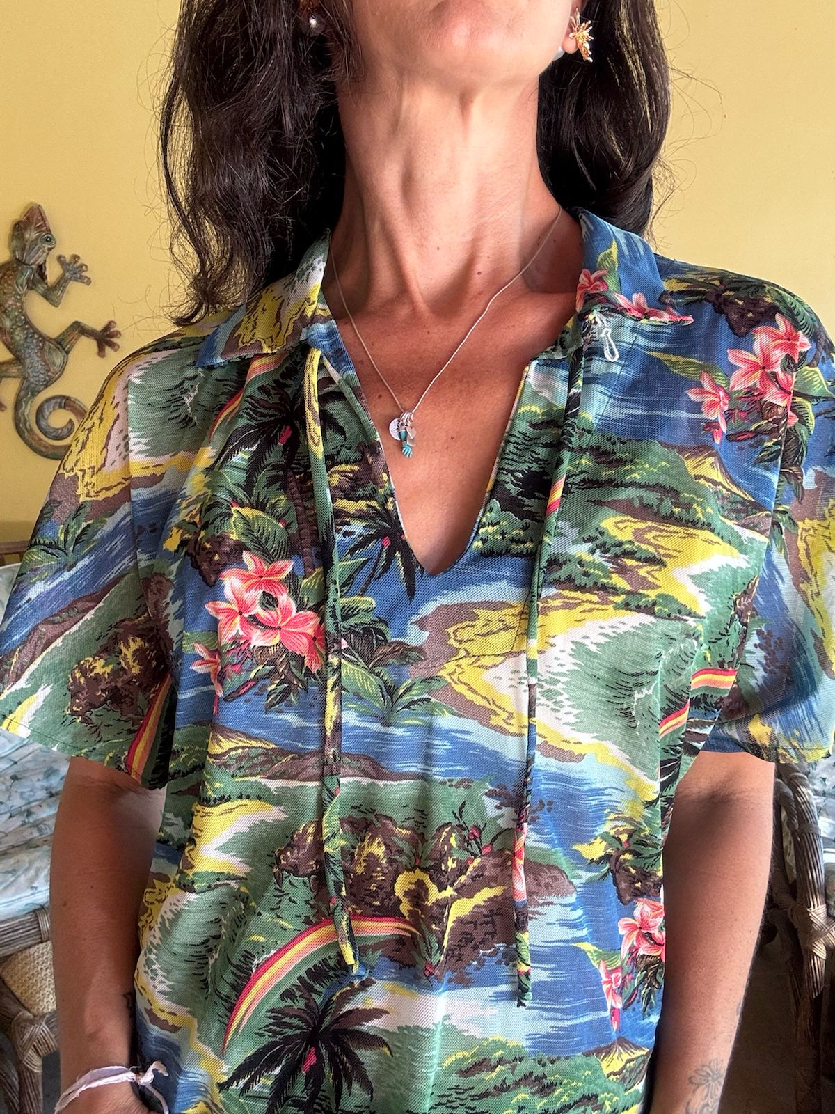 Saída de Praia Estampada Tropical com Decote V – Bela Moça – tam M - Imagem 3