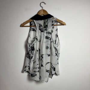 Blusa Regata Estampada Preto e Branco com Gola Preta – Kallayanne – tam G