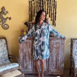 Vestido Bata Estampa Tropical Verde e Azul – Open Up – tam M
