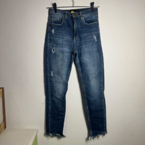 Calça Jeans Distressed com Barra Desfiada – Bluesteel – tam 38