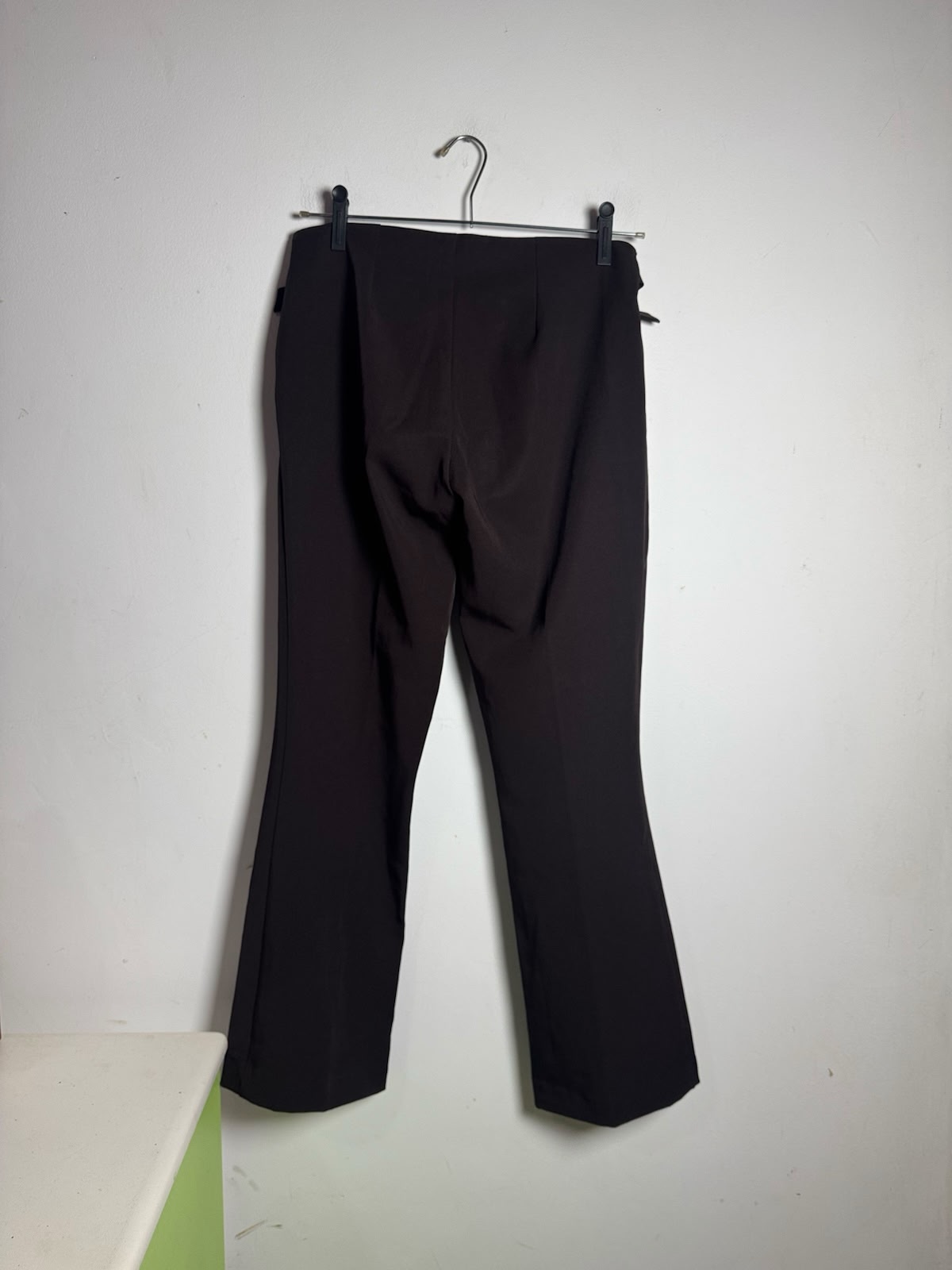 Calça Marrom com Fivelas Decorativas – Hit – tam P - Imagem 4