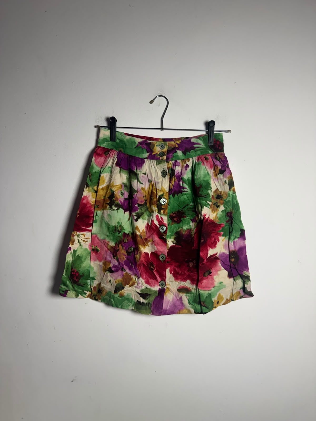 Saia Curta Estampada Floral com Botões – tam PP