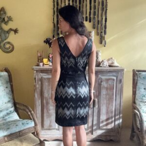 Vestido de Renda Geométrica Preto – Folic – tam P
