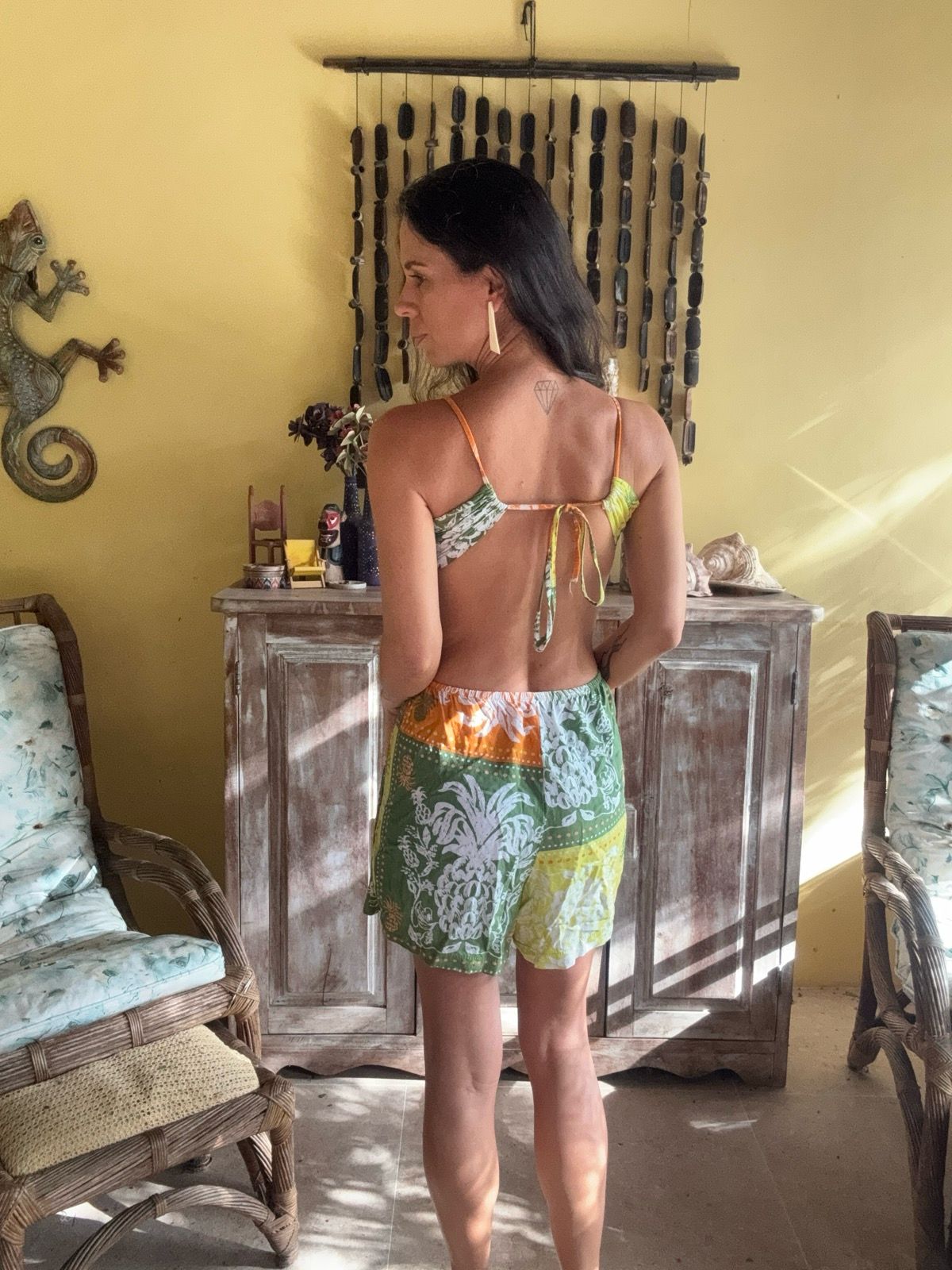 Macaquinho Estampa Verde e Amarela com Recortes Laterais – My Choice – tam U - Imagem 2
