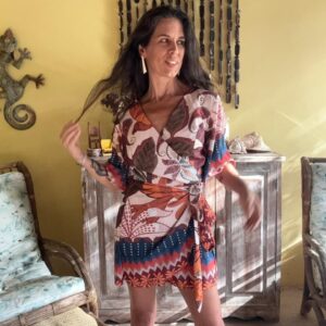 Macaquinho Estampado Floral e Étnico Transpassado – tam P