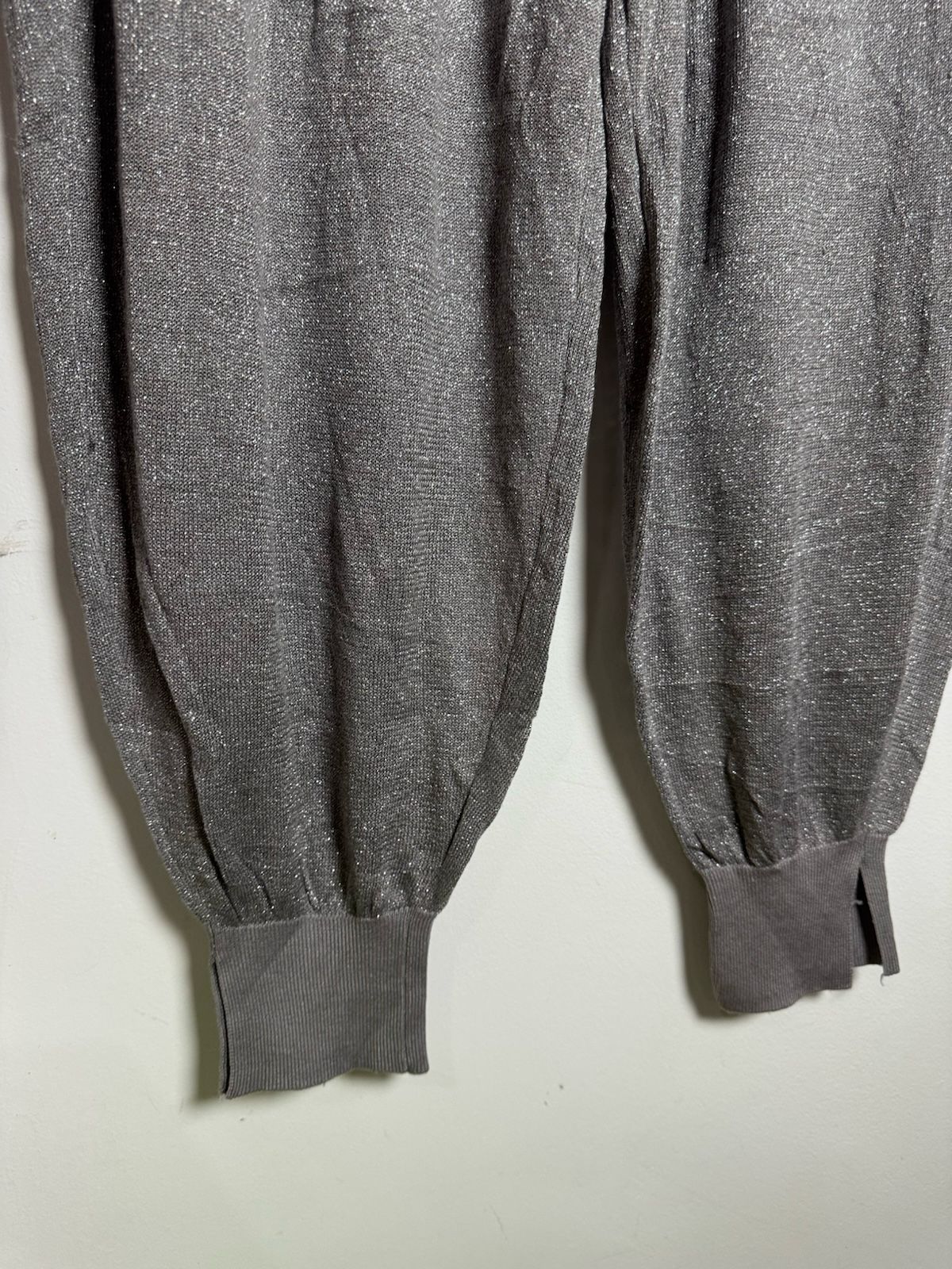 Calça Jogger com Glitter Prateada – tam M - Imagem 5