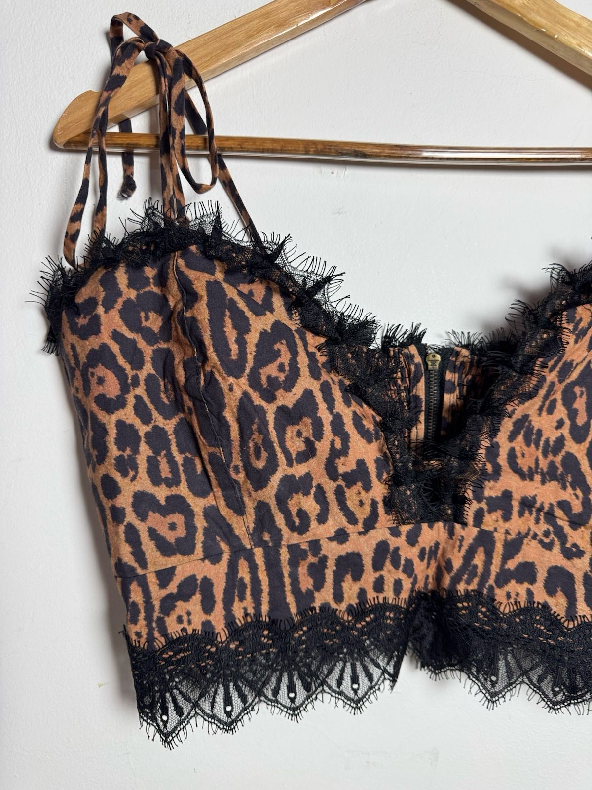 Top Cropped Animal Print com Renda e Zíper – Aquarela – tam G - Imagem 2