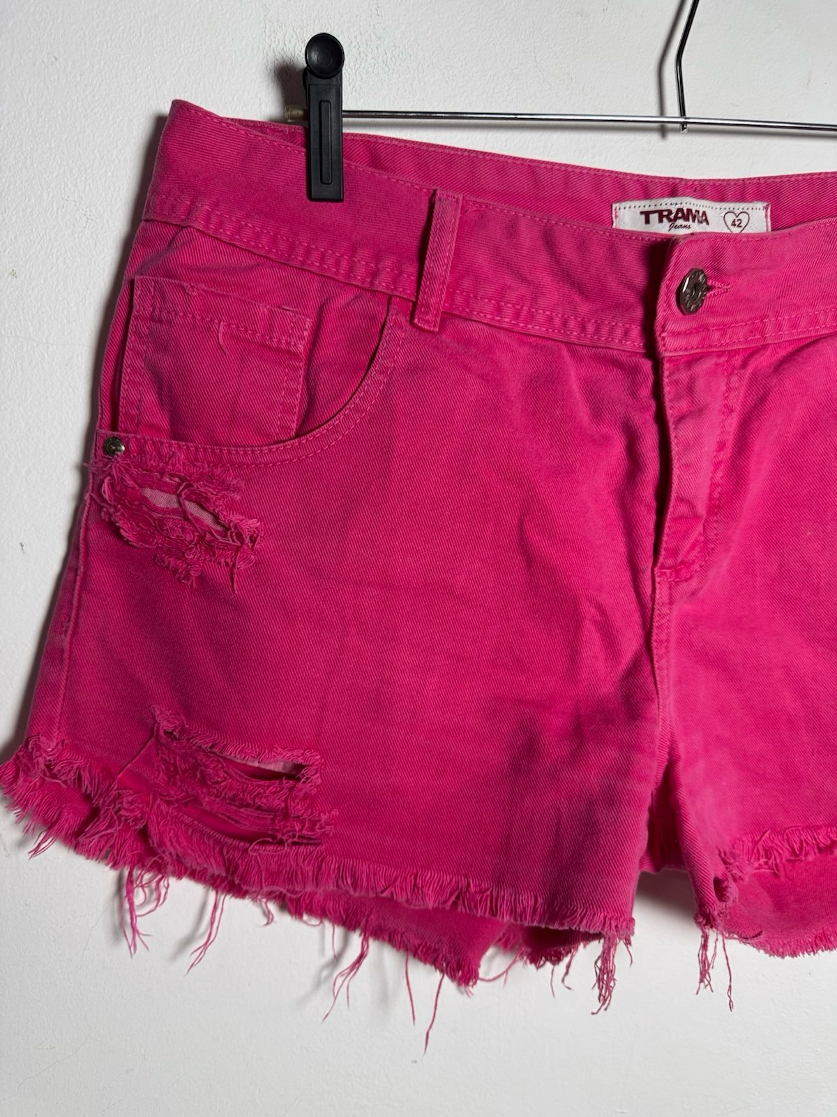 Short Jeans Rosa Desfiado – TRAMA – tam 42 - Imagem 3