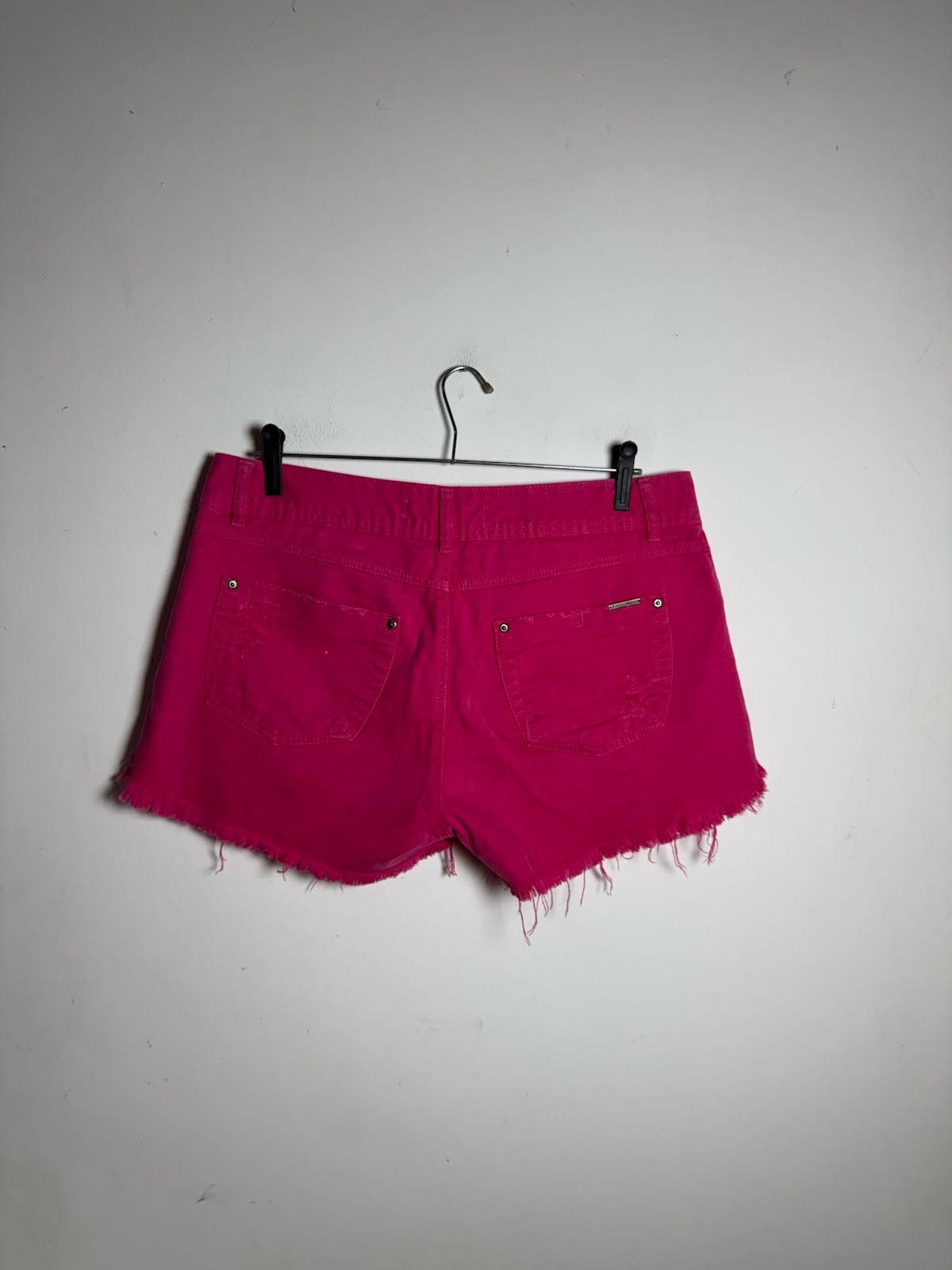 Short Jeans Rosa Desfiado – TRAMA – tam 42 - Imagem 2