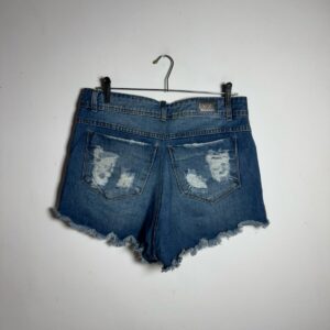Short Jeans Destroyed Com Tachas – XLZ – tam 44