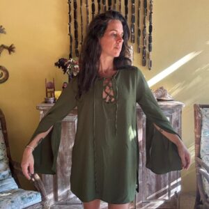 Vestido Verde Musgo com Amarração e Mangas Sino – tam G