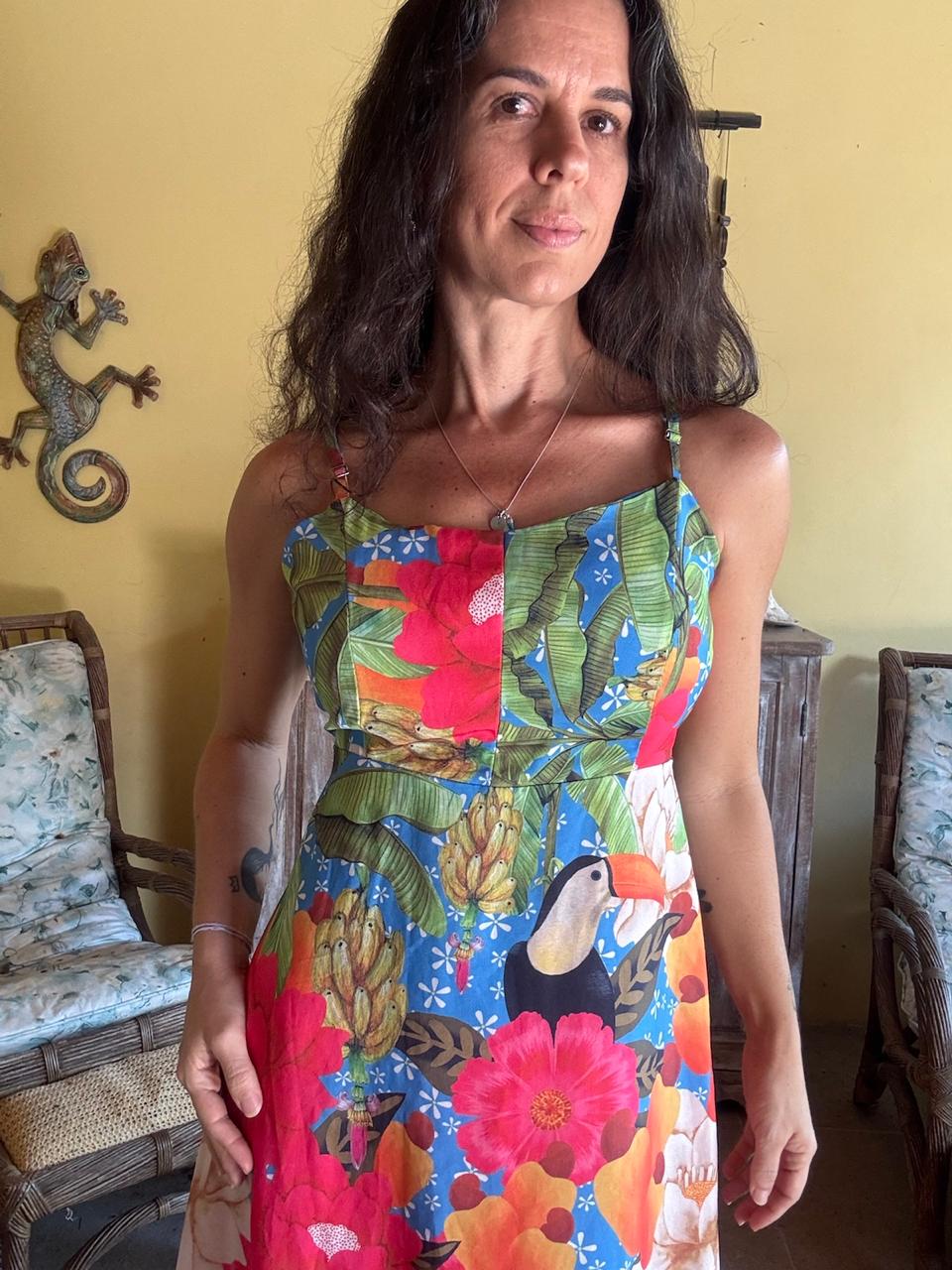 Vestido Longo Estampa Tropical Floral Vermelho e Azul – tam G - Imagem 3