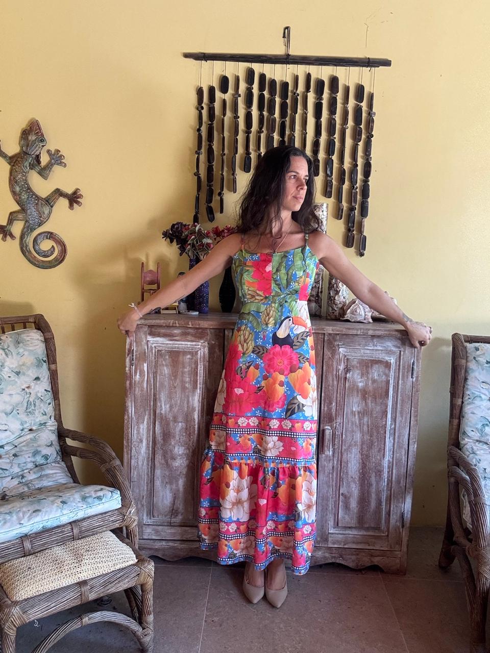 Vestido Longo Estampa Tropical Floral Vermelho e Azul – tam G