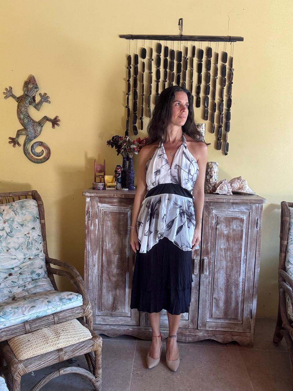 Blusa Halter Branca com Estampa Preta e Elástico – tam G