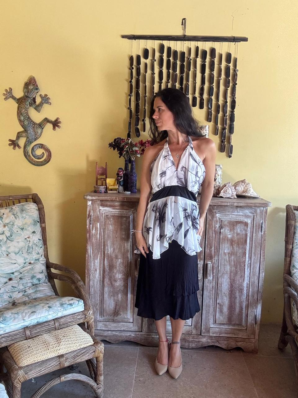 Blusa Halter Branca com Estampa Preta e Elástico – tam G - Imagem 4