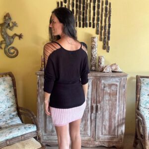 Camisa Preta com Detalhes Correntes no Ombro – Shoulder – tam M
