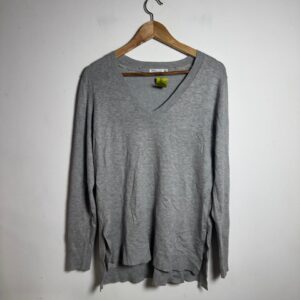 Suéter Feminino Cinza com Echarpe Xadrez – Madison – tam M