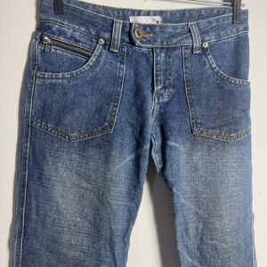 Calça Jeans Flare com Brilho e Zíperes – Lee Lás – tam 36